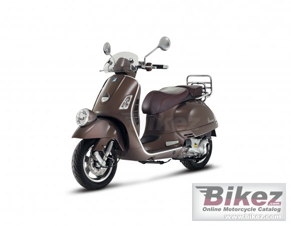 2013 Vespa GTV Vie Della Moda photo